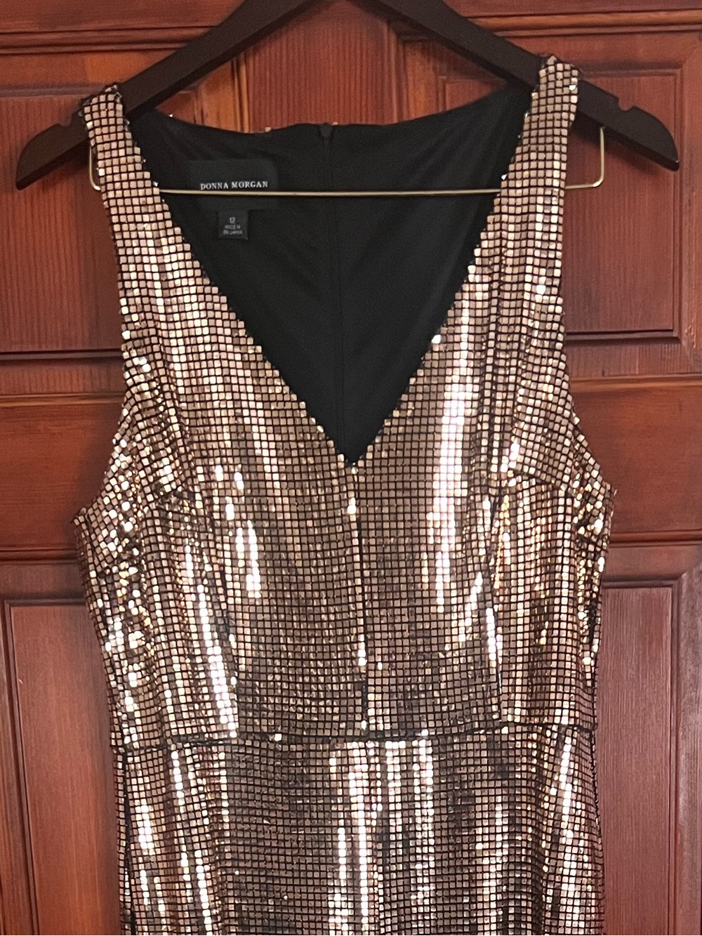 Donna Morgan V-Neck Jumpsuit in Flat Plate Gold Sequin Size 12